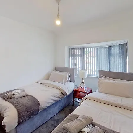 Σπίτι διακοπών Stylish 3-bed House Nec-jlr-airport-hs2-driveway